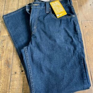 Men’s Carhartt rugged fleet straight leg jeans, new with tags. Size 34x30